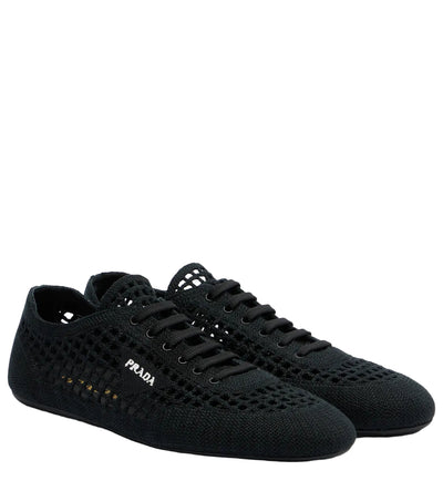 Collapse crochet sneakers