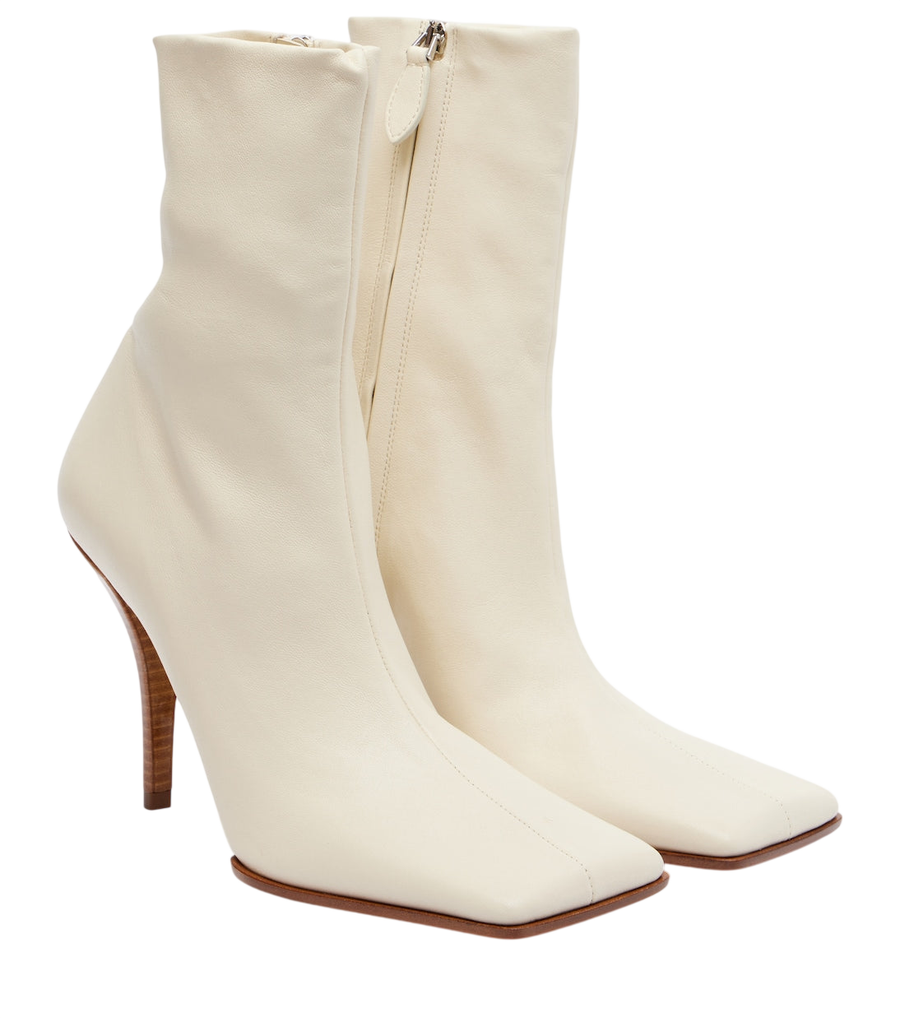 Alaïa 90 leather ankle boots