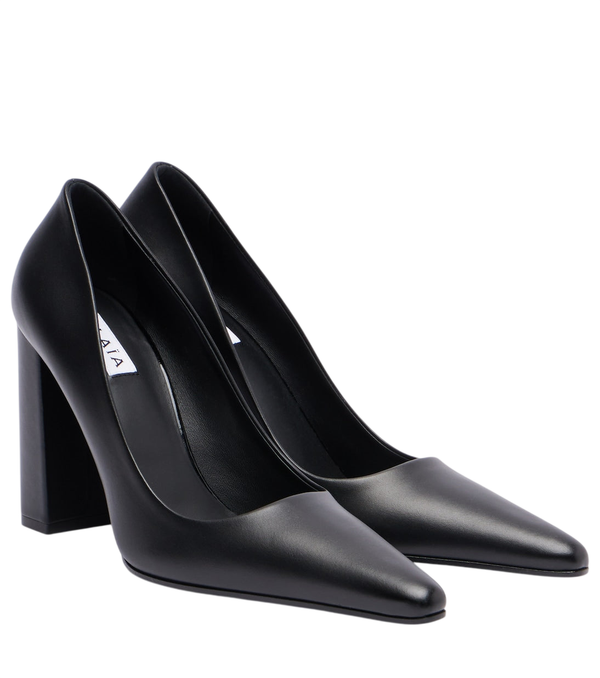 Alaïa Sapatos de couro de bico fino