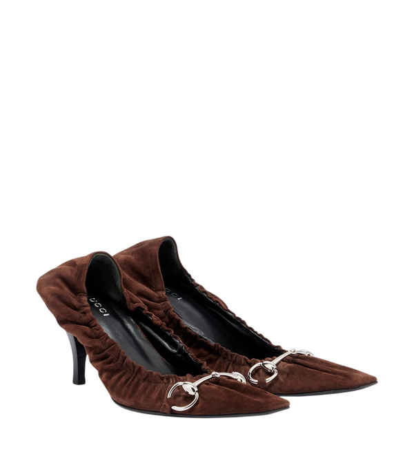 Salones Vittoria de ante con detalle Horsebit de Gucci