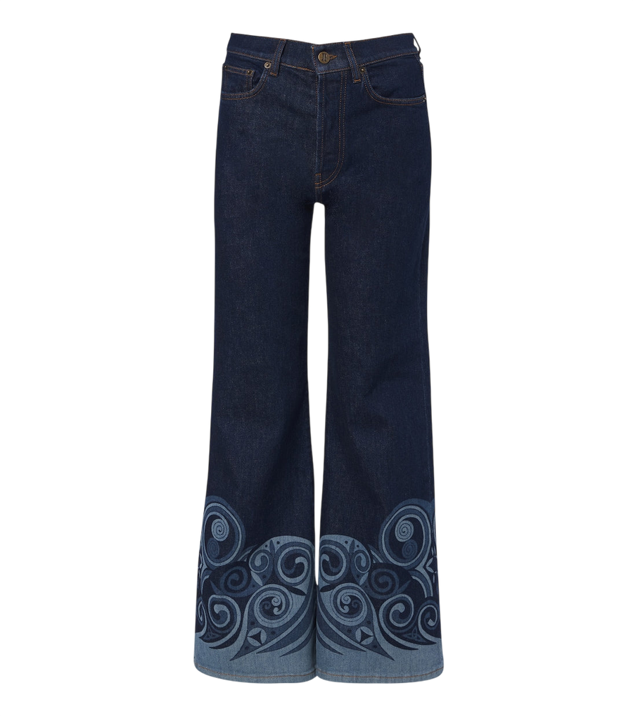 Jeans acampanados con estampado y corte cropped de La DoubleJ