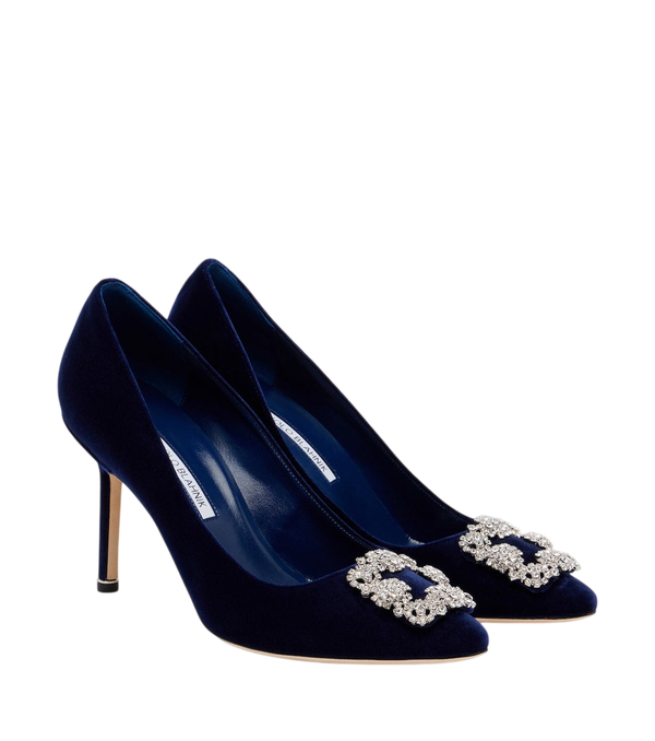 Manolo Blahnik Sapatos de veludo com aplicações Hangisi 90