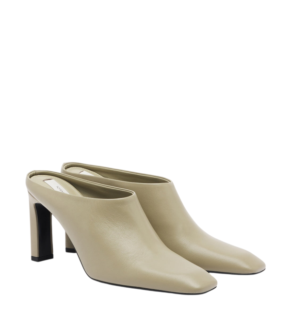 Toteme Mules de couro com barra