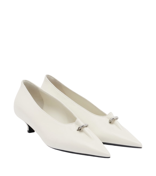 Zapatos de salón de piel con adornos Pierced de Toteme