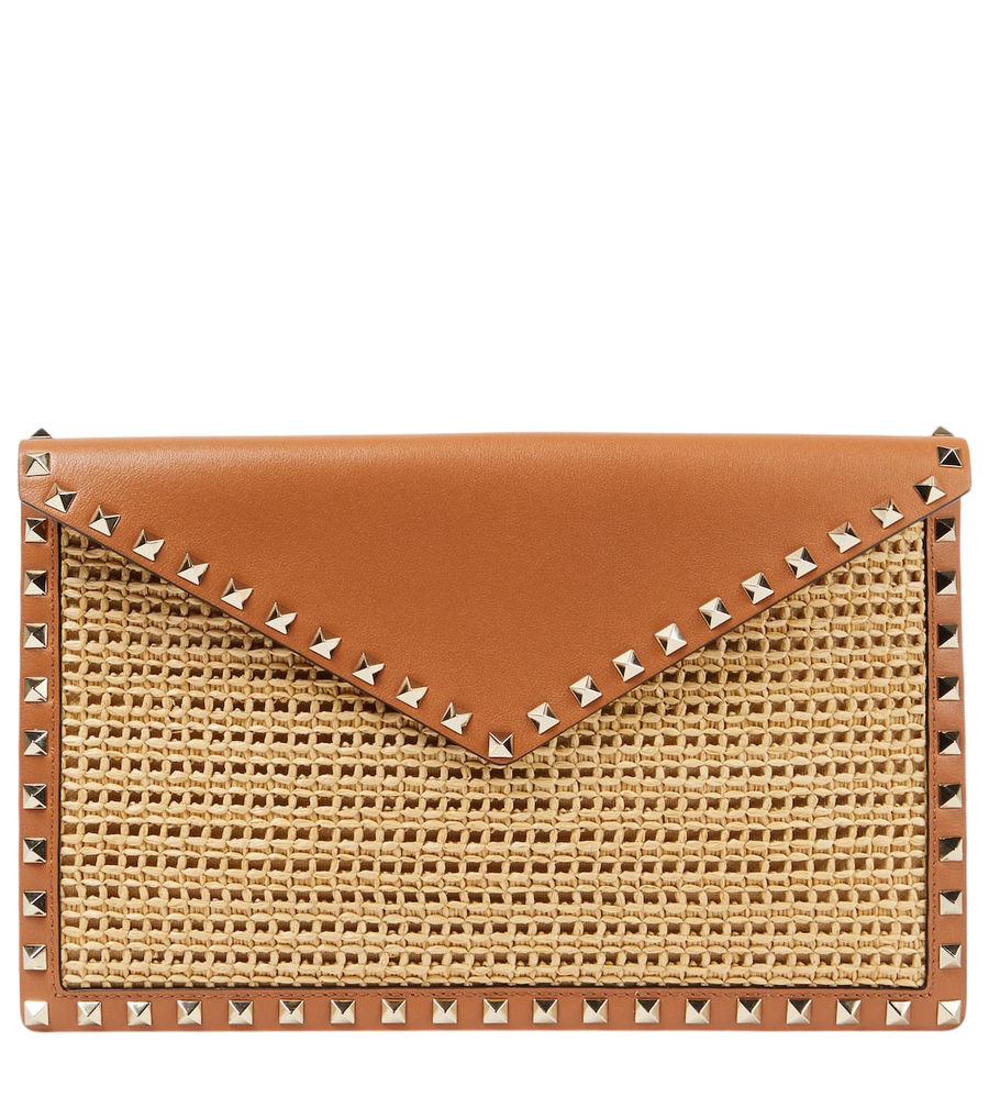 Pochette Valentino Garavani Rockstud grand modèle en raphia et cuir