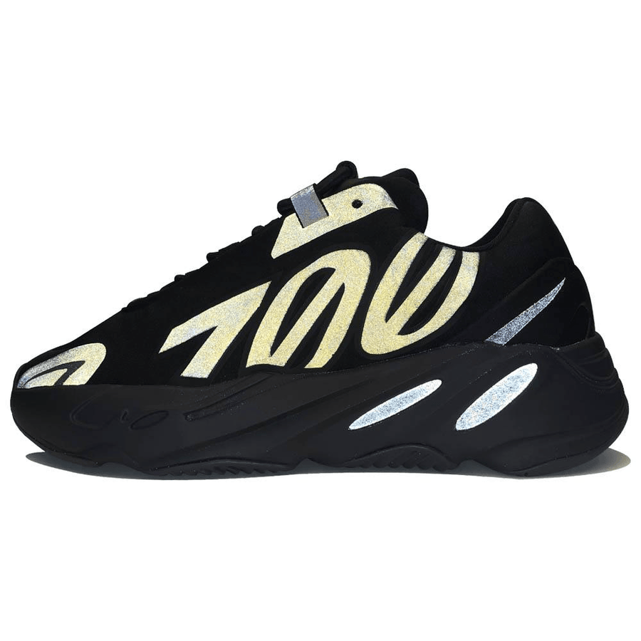 Hommes Yeezy Boost 700 MNVN 'Triple Noir' 
